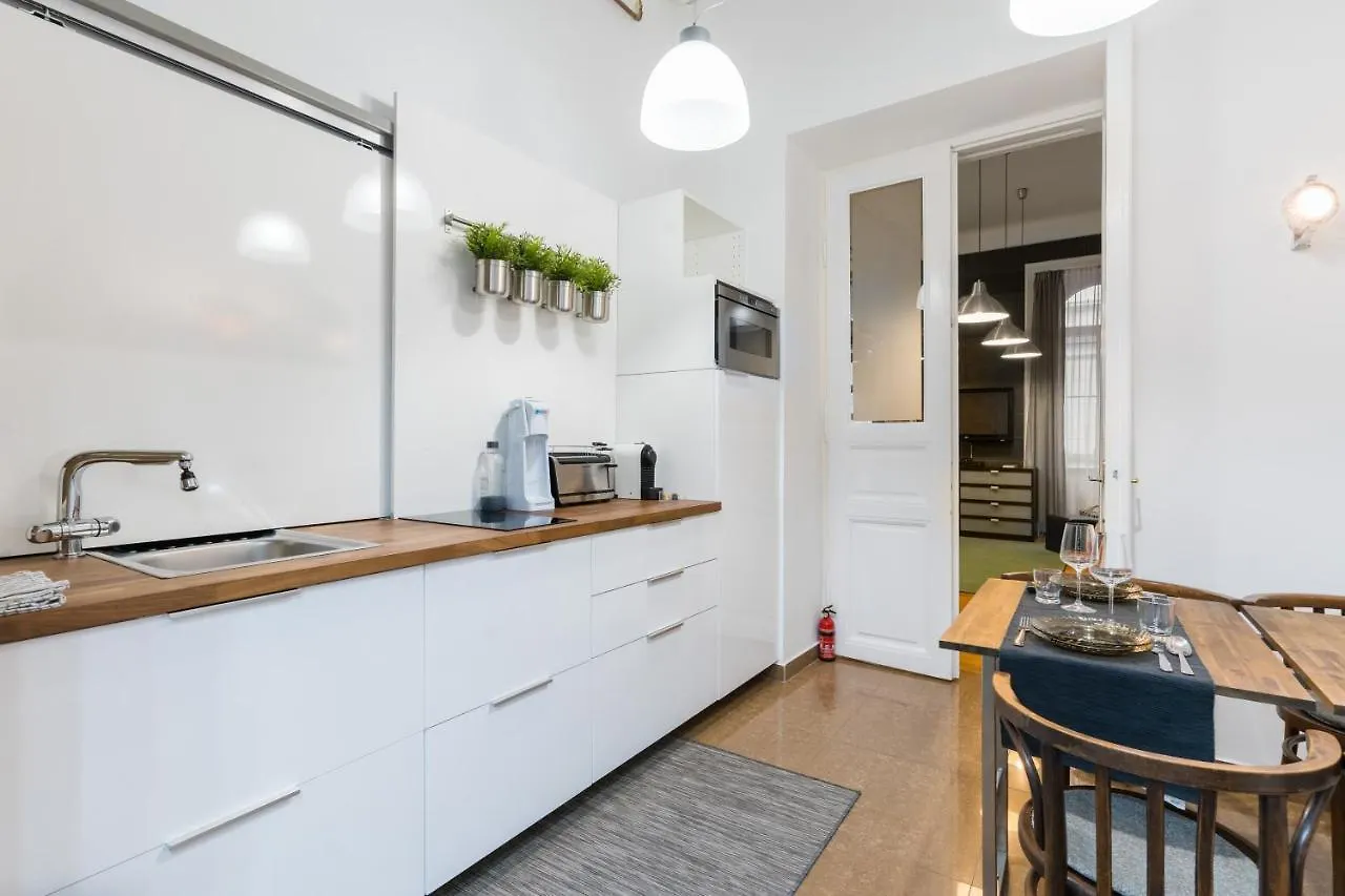 Z Loft Central Apartment Budapest